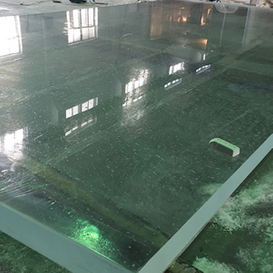 ورقة أكريليك كبيرة