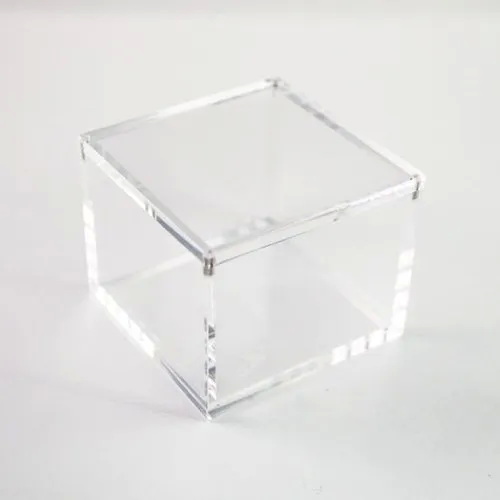 كيفية لصق البلاستيك الأكريليك على البلاستيك